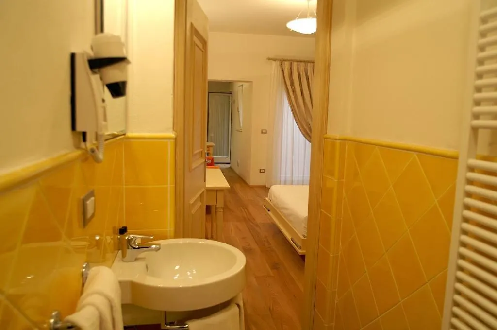 Bed and Breakfast Palazzo Trevi Charming House Bologna 3*,