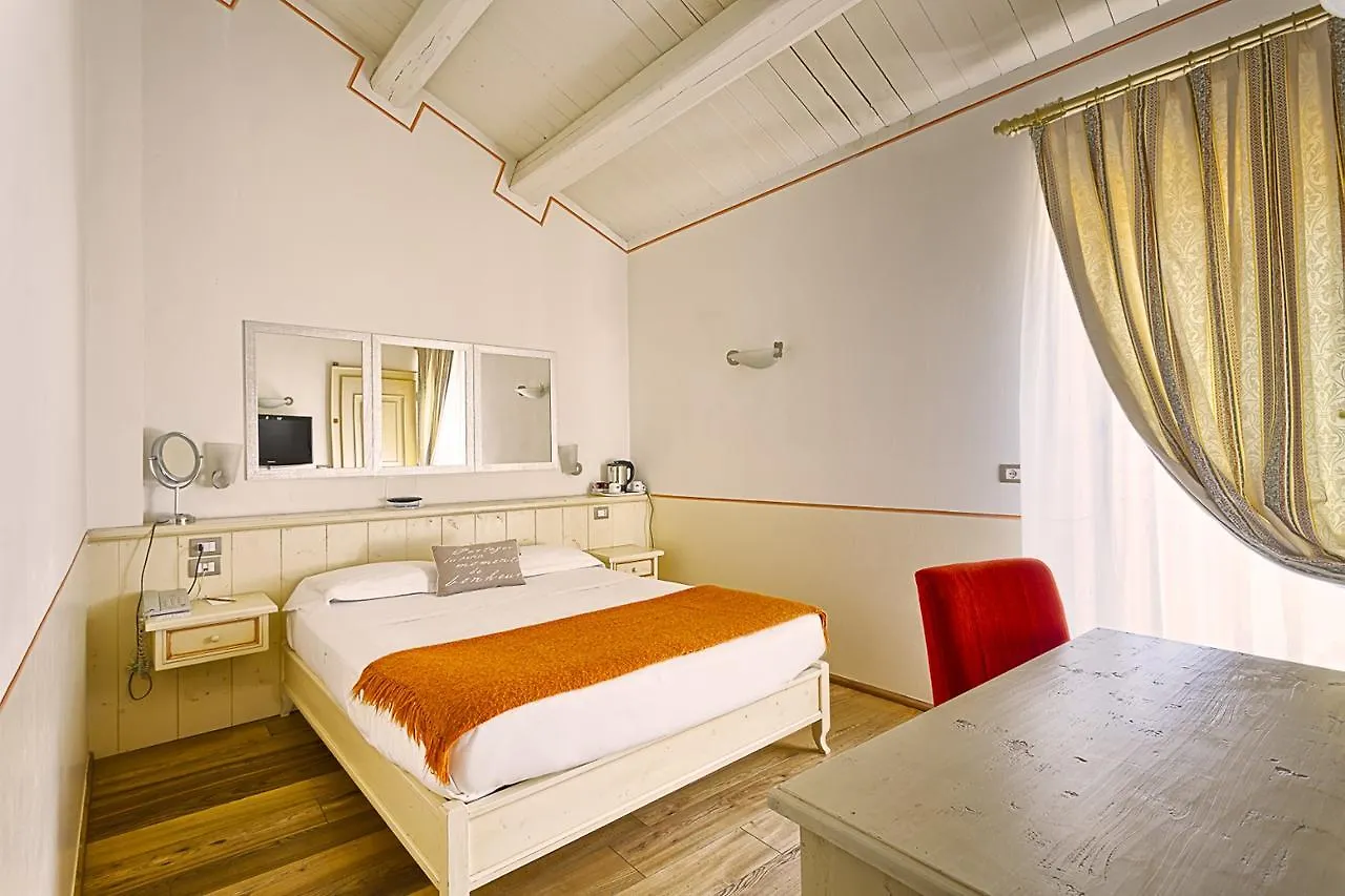 Palazzo Trevi Charming House Bed and Breakfast Bologna 3*,