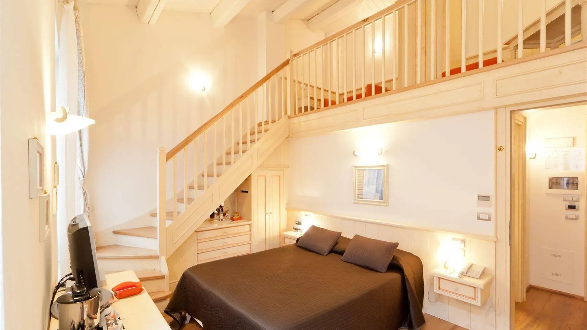 Palazzo Trevi Charming House Bed and Breakfast Bologna