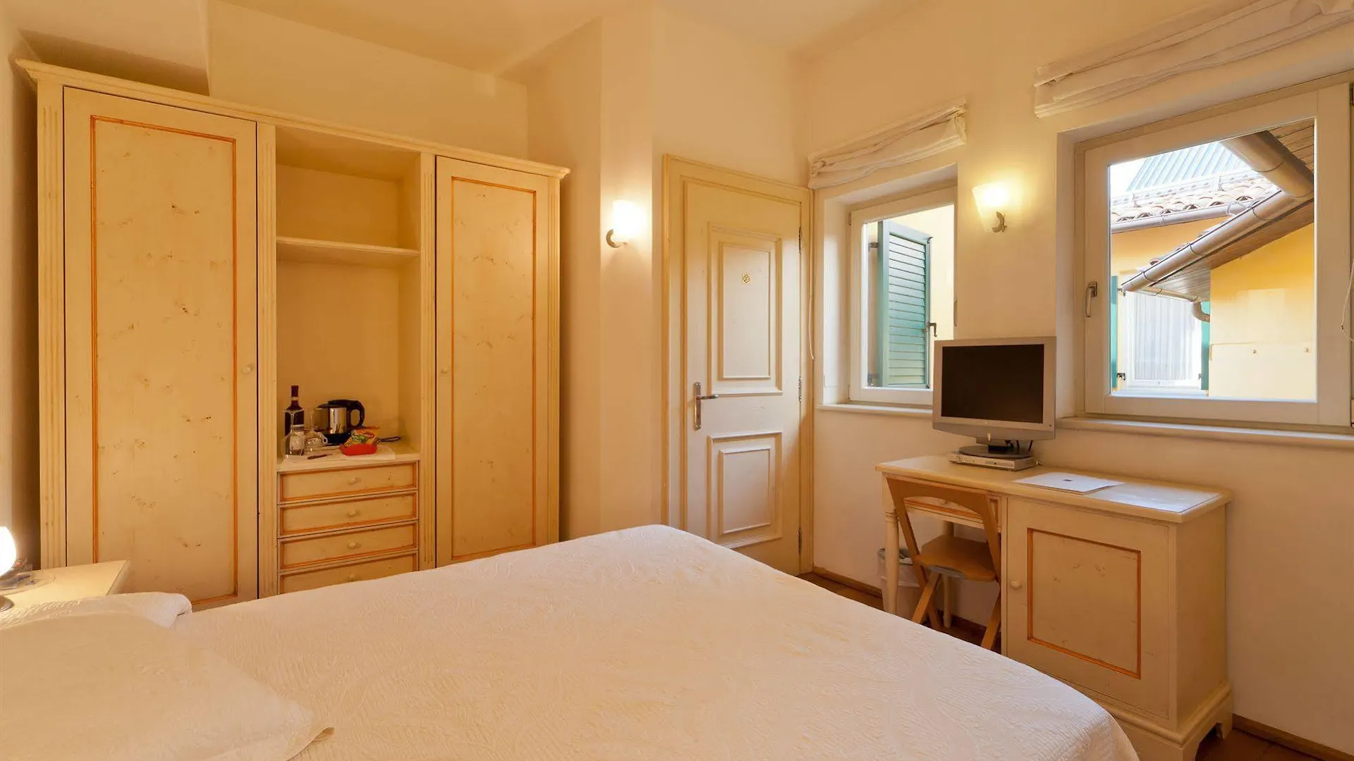 Palazzo Trevi Charming House Bed & Breakfast Bologna Italy